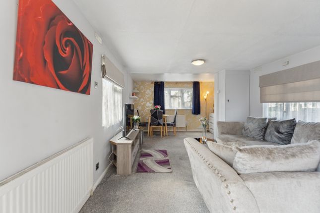 1-bed caravan on 17, Orchards Residential Park, Langley, £150,000