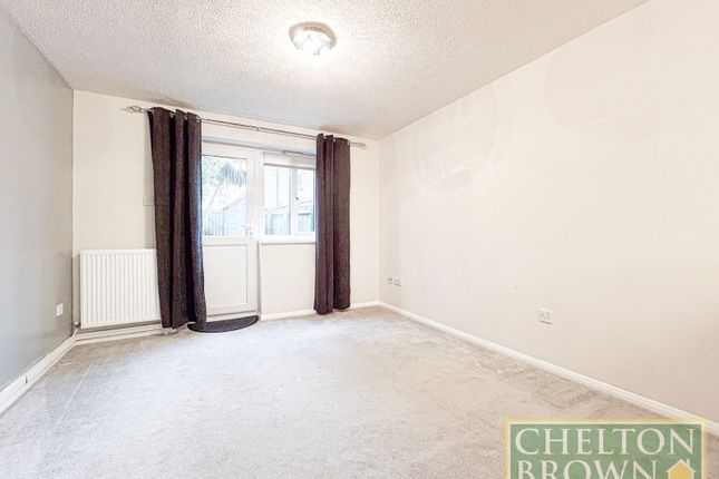 58, Beaune Close, Duston photo 3