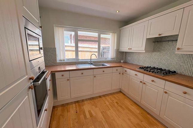 79, Willingdon Park Drive, Eastbourne photo 3