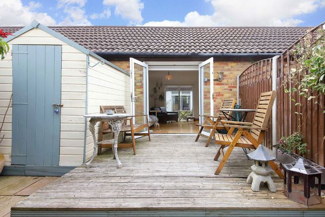 53, Barset Road, London photo 4