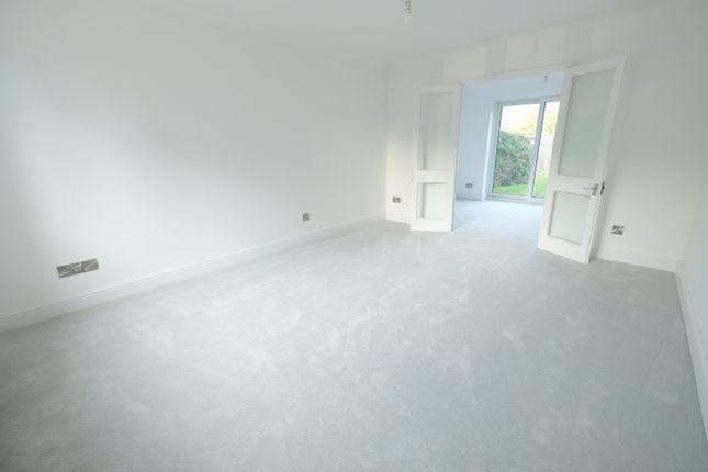 Bilberry Drive, Marchwood photo 2