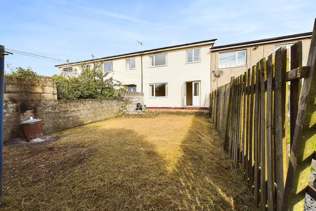 Thumbnail Town house for sale in Byland, Halifax, West Yorkshire