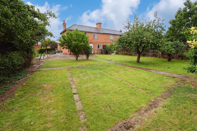 12, Waverley Crescent, Wrexham photo 2