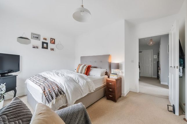 Flat for sale in Hillier Court, London, Greater London