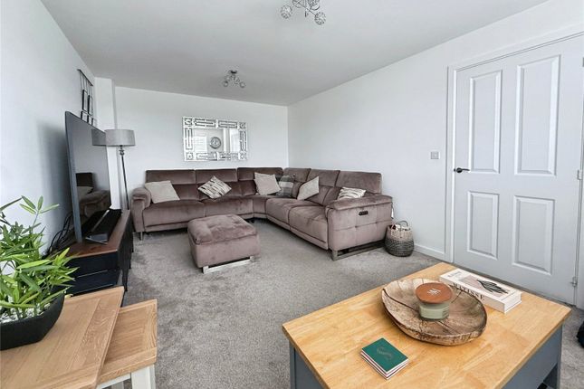 12, Upper Oaks Drive, Leicester photo 3