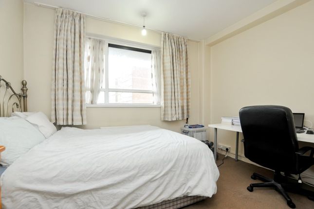 47 Blemundsbury, Dombey Street, Holborn photo 4