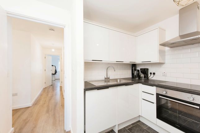 Flat for sale in 99 Park Road, London