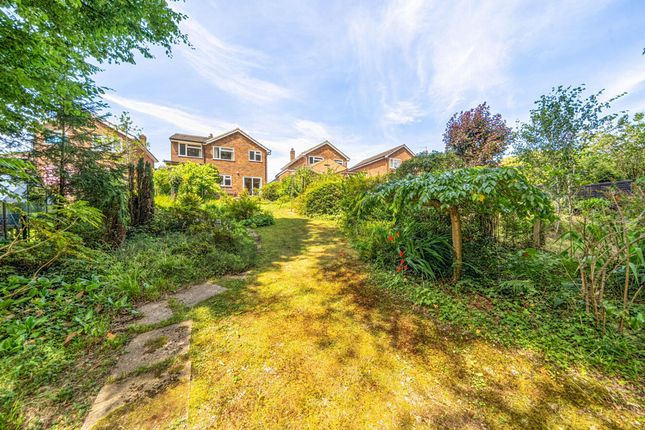 27 Woodfield Road, Horsham photo 4