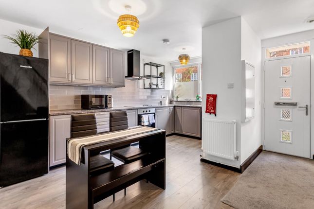 38, Elton Place, London photo 2