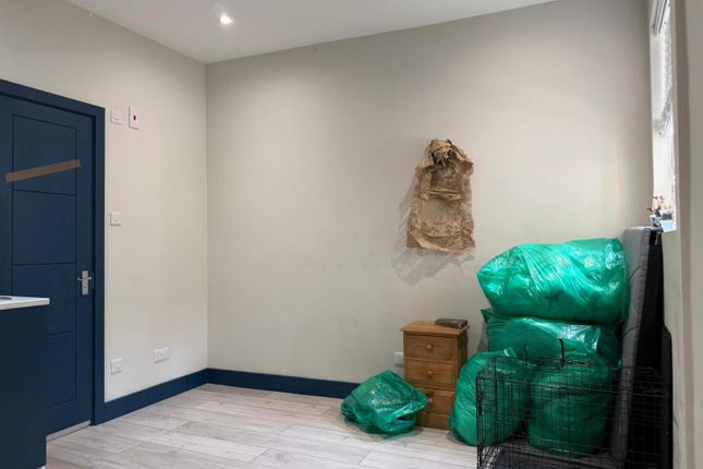 Flat 2, 22 Verdant Lane, London photo 2