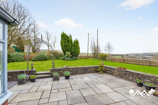8, Spring Meadows, Darwen photo 2