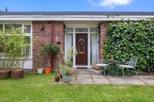 The Bungalow, Marlow Court, London photo 4