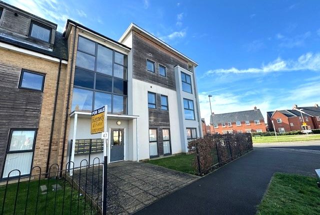 Thumbnail Flat for sale in Planets Way, Biggleswade