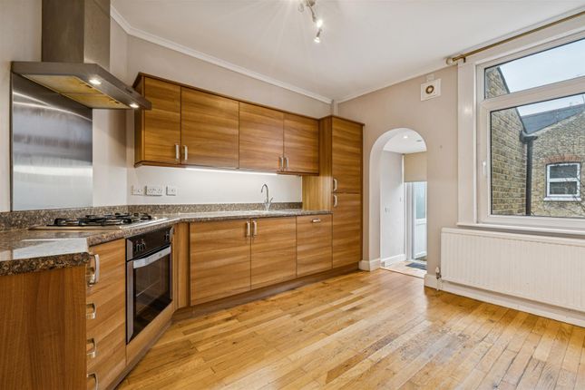 86 Idlecombe Road Sw17 Kitchen 1.Jpg