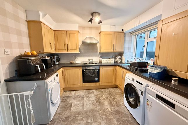 16, Caerleon Grove, Merthyr Tydfil photo 4