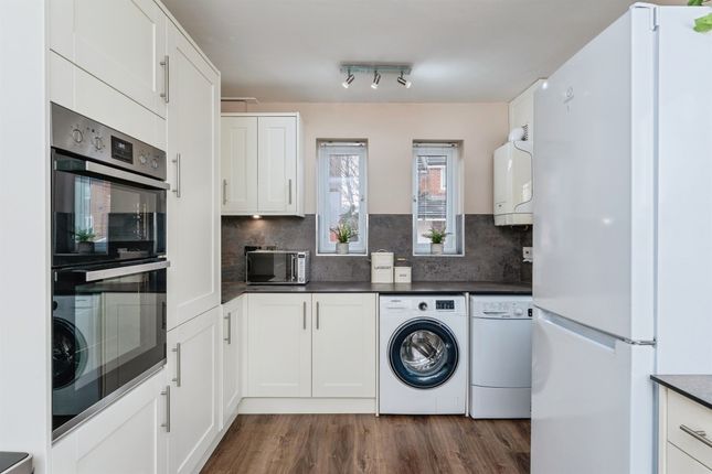 4, Walnut Close, Chester photo 4