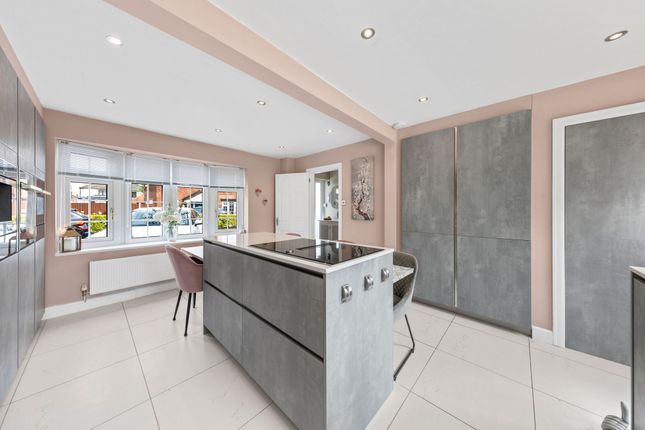 7 Henderson Close, Warrington photo 3