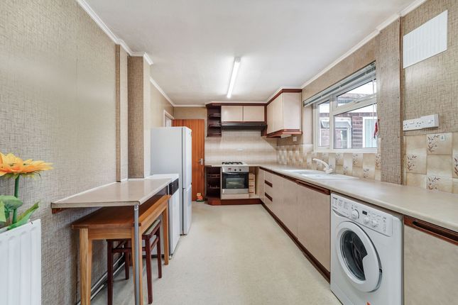 9 Gadesden Road, Epsom photo 4