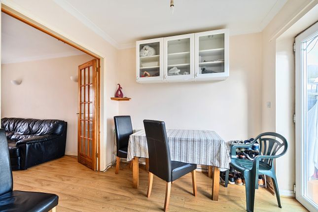 9, Harris Close, Callington photo 4