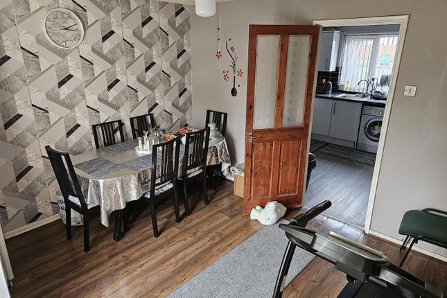 18, Turnberry Walk, Manchester photo 4