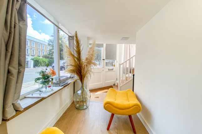 Flat for sale in Caledonian Road, Islington