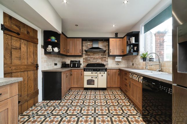 124, Beverley Road, Hull photo 2