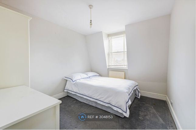 Top Floor Flat, Combermere Road, London photo 4