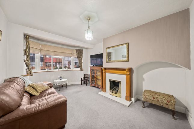 12, Parkdale Crescent, Worcester Park photo 2