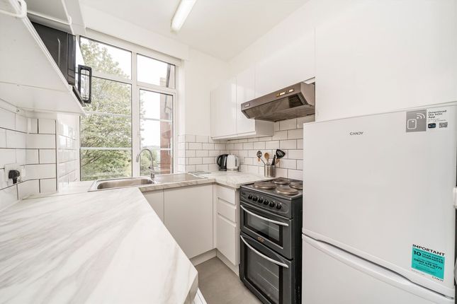 Flat 15, Tarranbrae, Willesden Lane, London photo 4