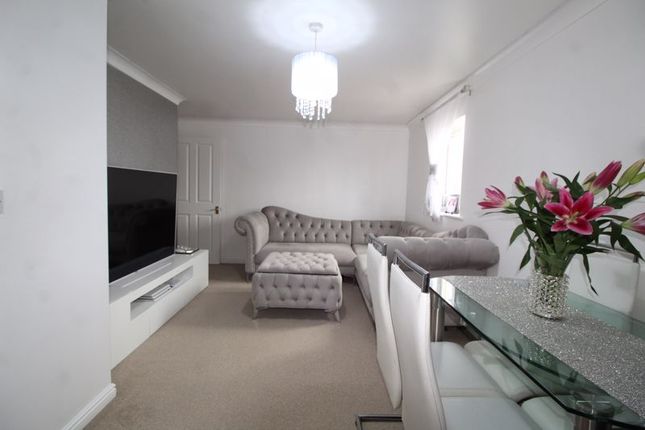 83, Orchid Close, Luton photo 4