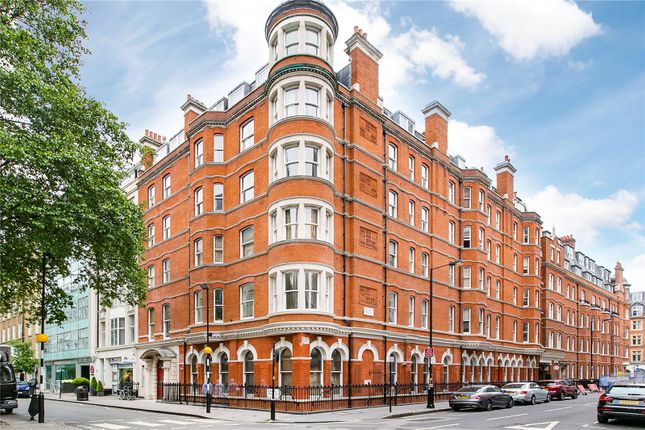 Flat to rent in York House, Berners Street, London