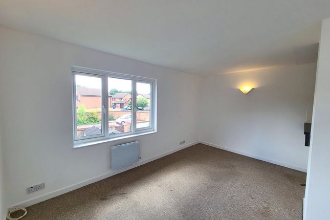 17, Nickleby Gardens, Southampton photo 4