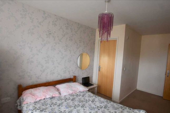 52, Cornell Court, Middlesex photo 5