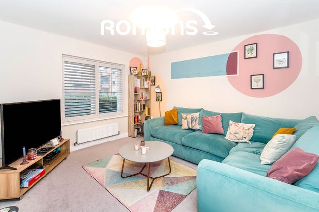 7, Roman Drive, Hampshire photo 4