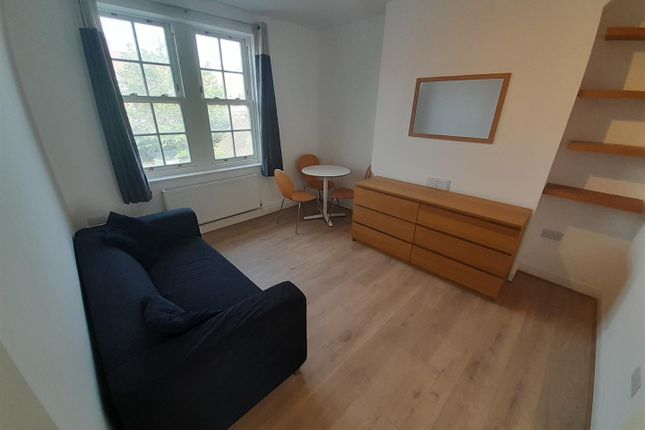 Thumbnail Flat to rent in Peabody Estate, Fulham Palace Road, London
