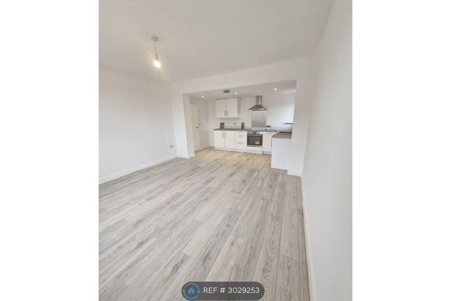Flat, Market Street, Wymondham photo 2