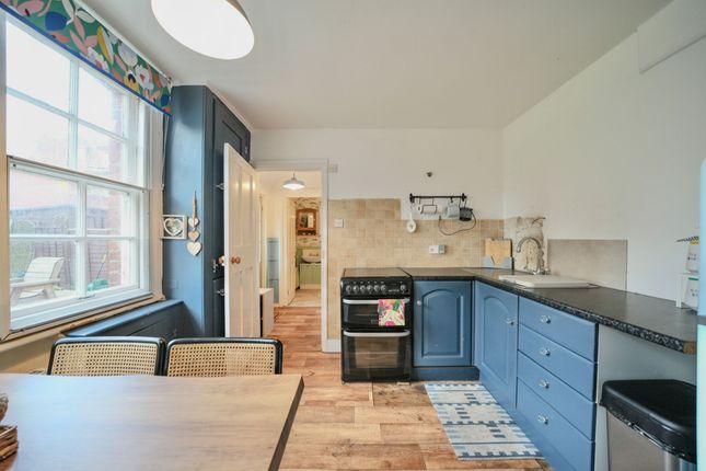 2a Vicarage Road, Cromer photo 4