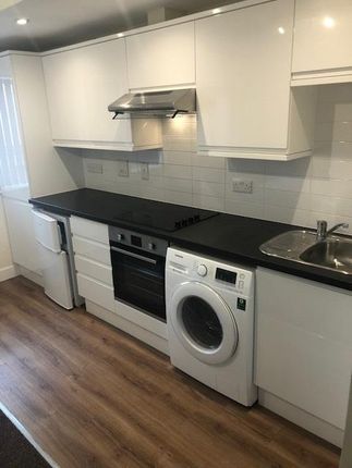 Studio to rent in Little Johns Lane, Reading