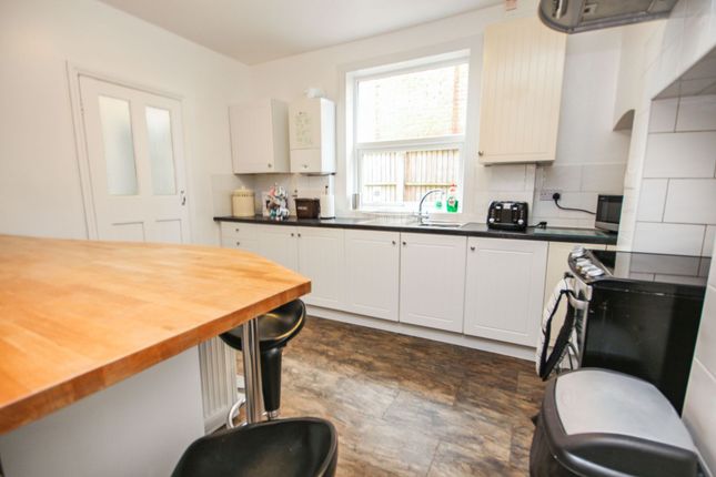 209 Capstone Road, Bournemouth photo 4