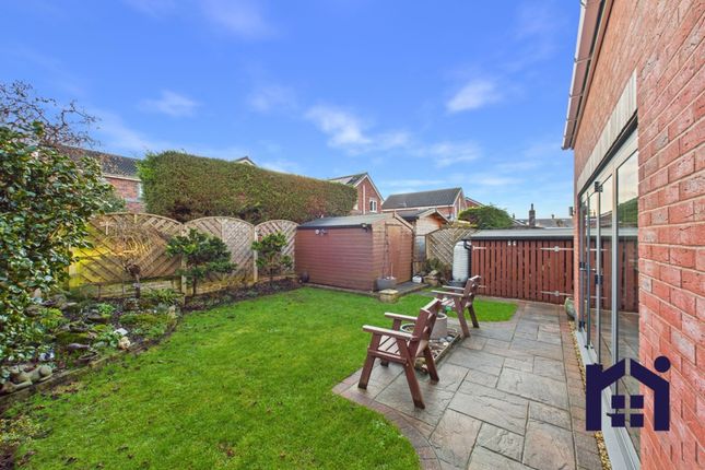 5 Middlewood Close, Chorley photo 4
