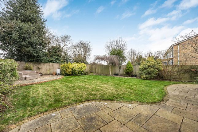 28 Todd Close, High Wycombe photo 4