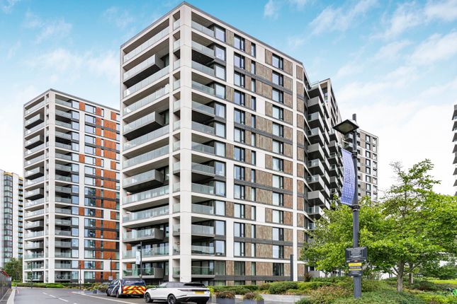 Studio flat on Flat 201,, Biring House, London, £1,800/mo