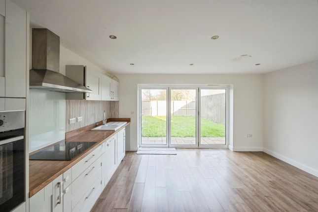 14, Avro Way, Doncaster photo 3