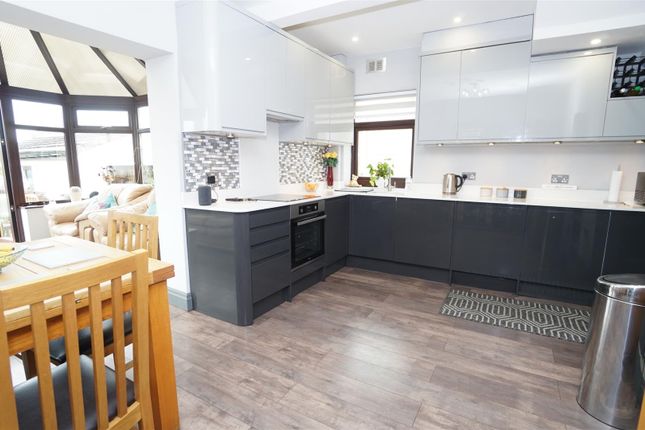 155, Wrose Road, Bradford photo 4