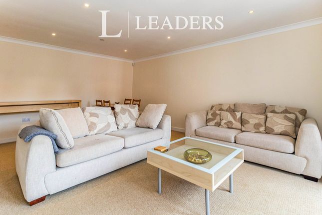 17, Royal Swan Quarter, Leret Way photo 4