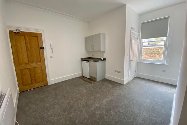 Studio to rent in Dyke Road, Hove