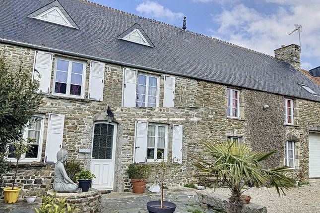 Thumbnail Farmhouse for sale in Portbail, Basse-Normandie, 50580, France