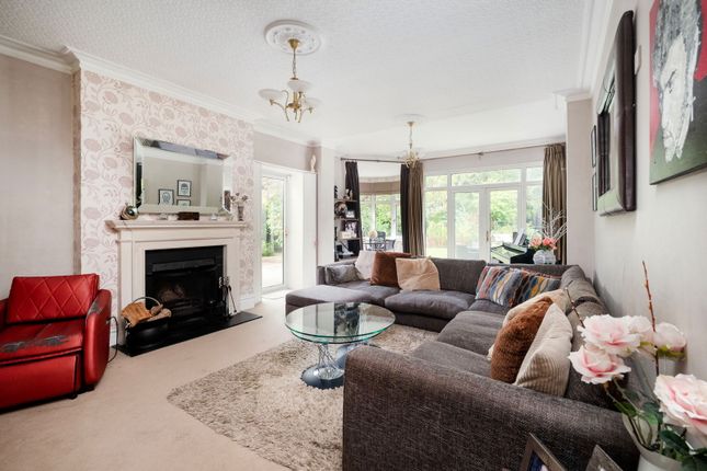 10, Heathfield Road, Bushey photo 4