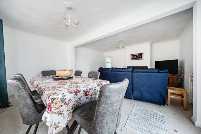8 Grove Road, Chichester photo 4
