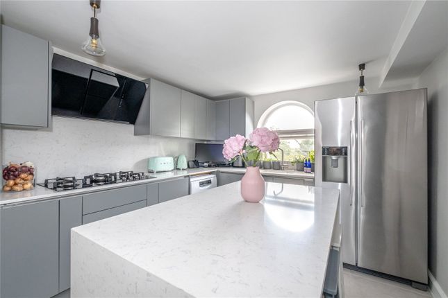Flat for sale in Shooters Hill Road, London